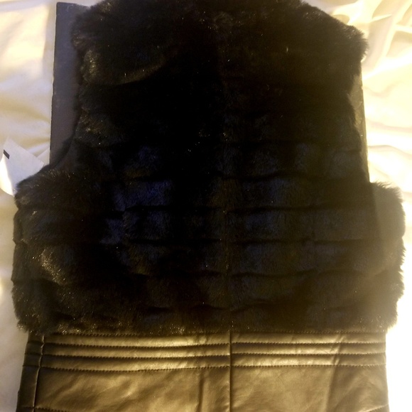 Faux fur vest - Picture 2 of 3